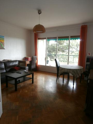 A louer appartement de type 3 avec terrasse à Marseille - (13012) Saint Barnabé