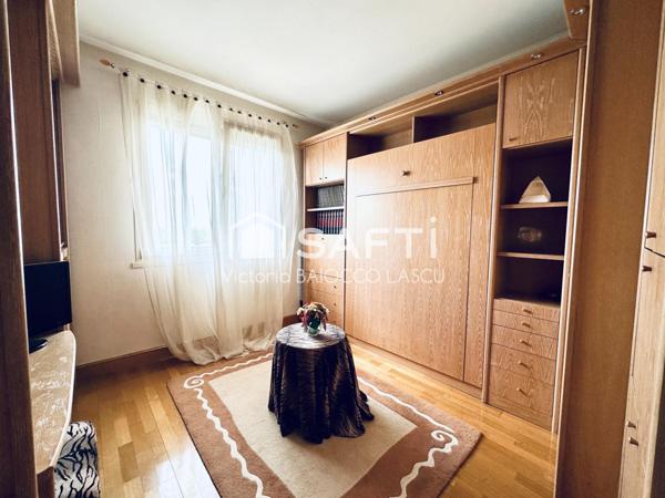 Accès privatif par l'ascenseur, gage d'élégance et exclusivité!