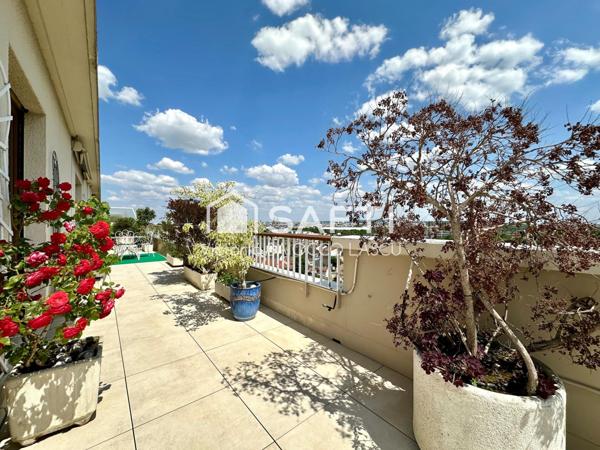 Accès privatif par l'ascenseur, gage d'élégance et exclusivité!