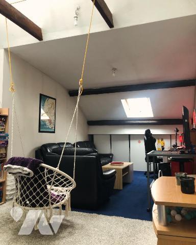 Immeuble LAON hyper centre commerce avec showroom + maison familiale (377 m2)