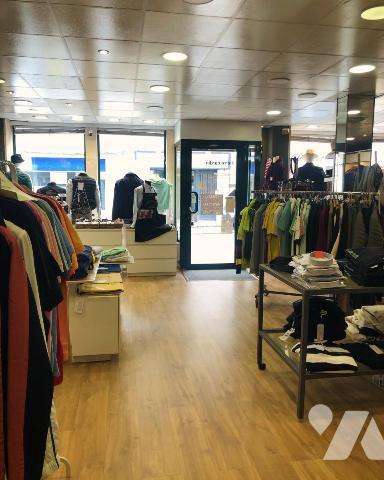 Immeuble LAON hyper centre commerce avec showroom + maison familiale (377 m2)