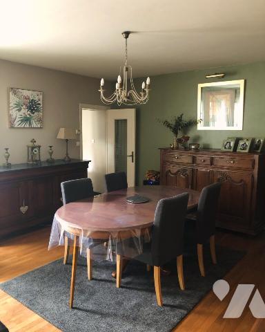 Immeuble LAON hyper centre commerce avec showroom + maison familiale (377 m2)