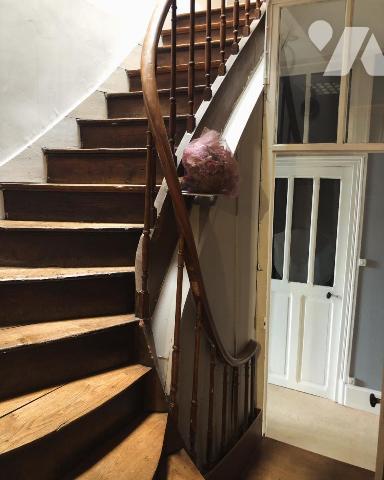 Immeuble LAON hyper centre commerce avec showroom + maison familiale (377 m2)