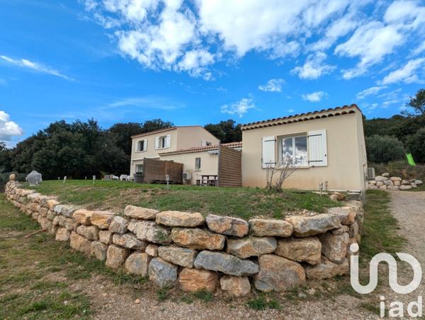 Maison traditionnelle 8 pièces de 155 m² à Oraison (04700)