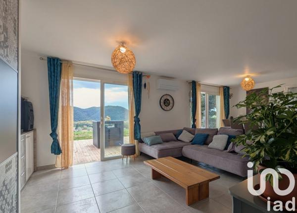 Maison traditionnelle 8 pièces de 155 m² à Oraison (04700)