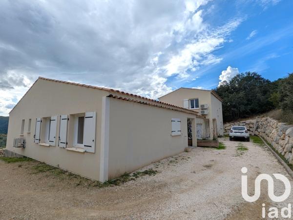 Maison traditionnelle 8 pièces de 155 m² à Oraison (04700)