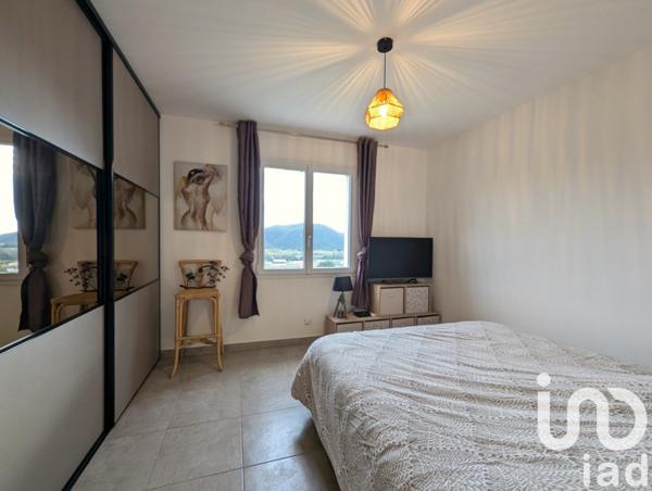 Maison traditionnelle 8 pièces de 155 m² à Oraison (04700)