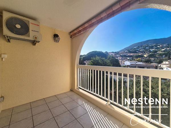 Appartement 2 pièces sur Cavalaire - résidence avec piscine - 1 place de stationnement couverte et une place extérieure