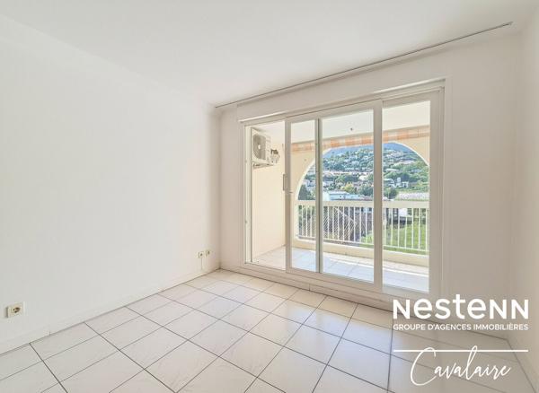 Appartement 2 pièces sur Cavalaire - résidence avec piscine - 1 place de stationnement couverte et une place extérieure