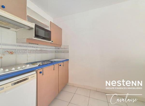 Appartement 2 pièces sur Cavalaire - résidence avec piscine - 1 place de stationnement couverte et une place extérieure