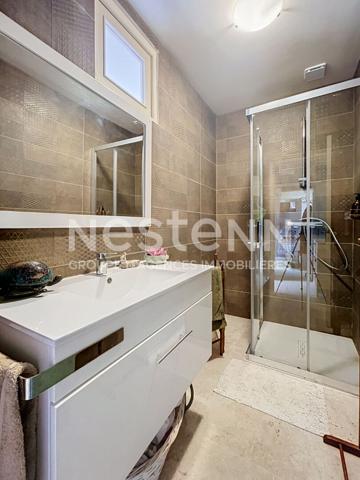 Maison en pierre à vendre : Altillac, 85m2 habitable, 2 chambres, rénovation récente, vue magnifique, combles aménageables.