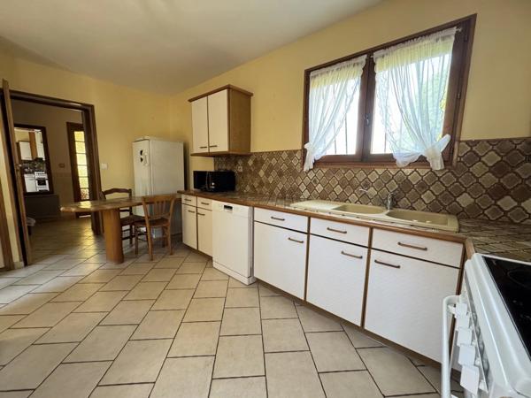 Vente                                                      Maison
                        
                     3 pièces                      91 m2                     à La Londe-les-Maures