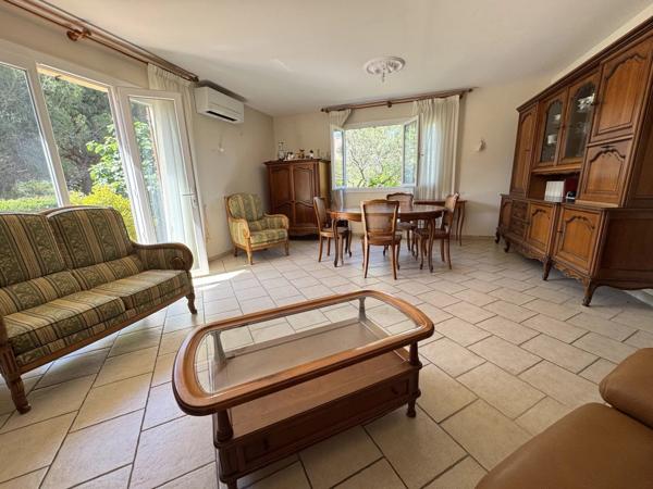 Vente                                                      Maison
                        
                     3 pièces                      91 m2                     à La Londe-les-Maures