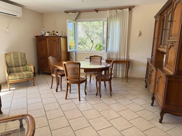 Vente                                                      Maison
                        
                     3 pièces                      91 m2                     à La Londe-les-Maures