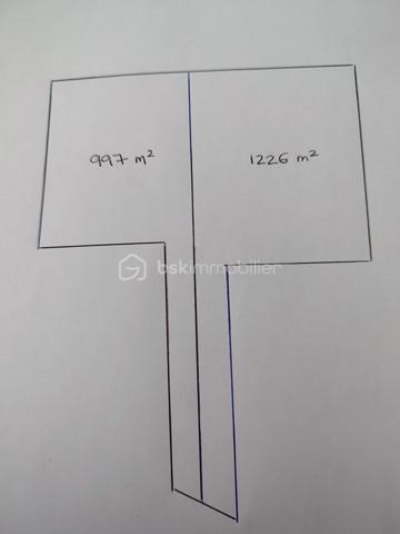 Terrain de 2 223 m²