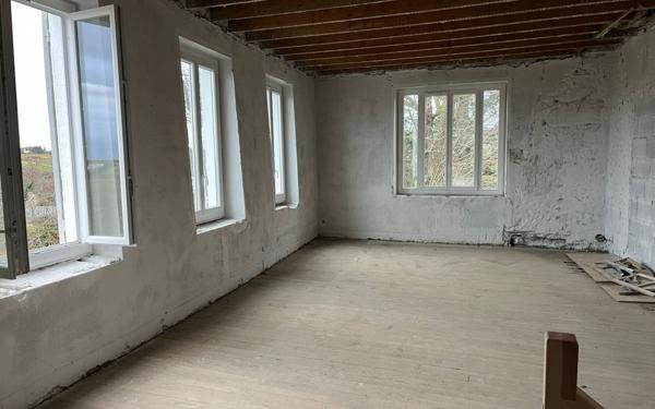 Appartement à vendre    2 pièces • 136,10 m2 Soucieu-en-Jarrest