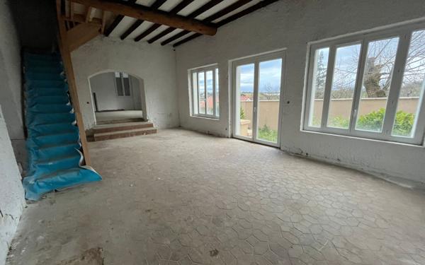 Appartement à vendre    2 pièces • 136,10 m2 Soucieu-en-Jarrest