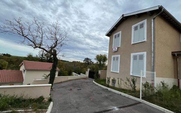 Appartement à vendre    2 pièces • 136,10 m2 Soucieu-en-Jarrest