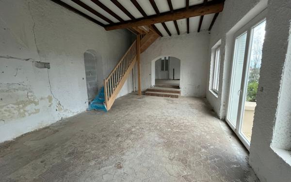 Appartement à vendre    2 pièces • 136,10 m2 Soucieu-en-Jarrest