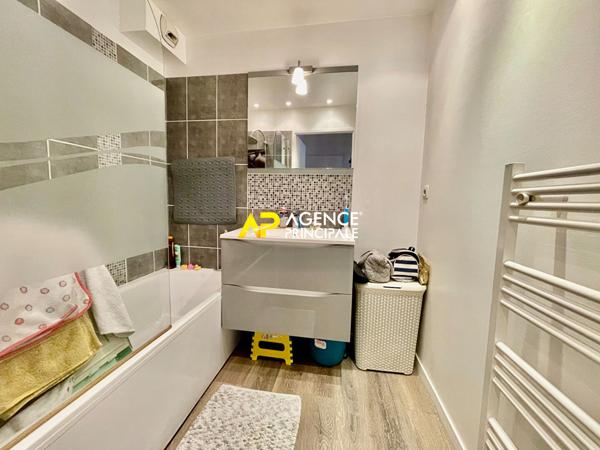 Argenteuil Centre-Ville, Appartement 5 pièces 3 chambres 80 m2 avec balcons et parkings €265 000 ** - Référence 4500