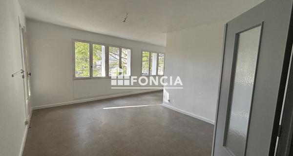 Location Appartement 5 pièces 84.06 m² - Pierrelatte 26700