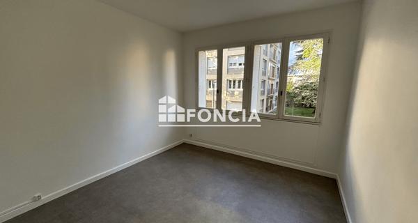 Location Appartement 5 pièces 84.06 m² - Pierrelatte 26700