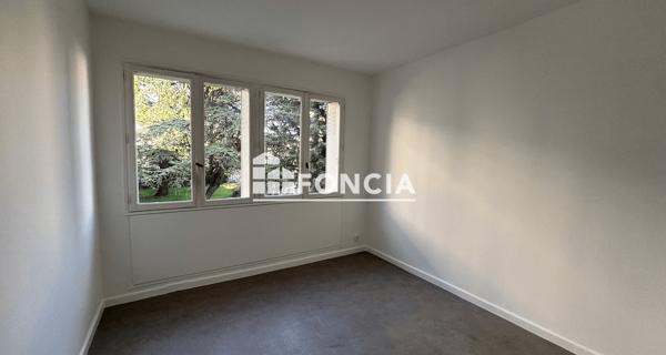 Location Appartement 5 pièces 84.06 m² - Pierrelatte 26700