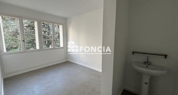 Location Appartement 5 pièces 84.06 m² - Pierrelatte 26700