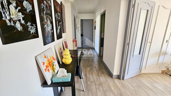 Perpignan : Appartement 4 pièces 98 m2 avec balcons, cave et garage à vendre.