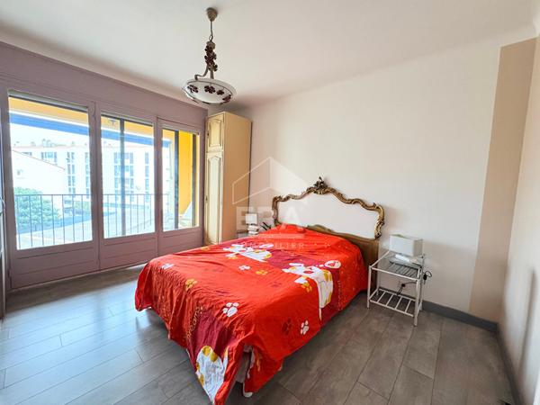Perpignan : Appartement 4 pièces 98 m2 avec balcons, cave et garage à vendre.