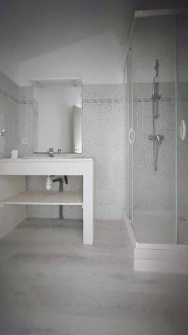 Appartement de 170 m2 neuf + local commercial