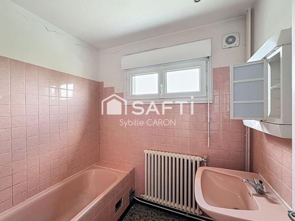Rue de la Petite Fontaine- Grand studio lumineux de 35 m²