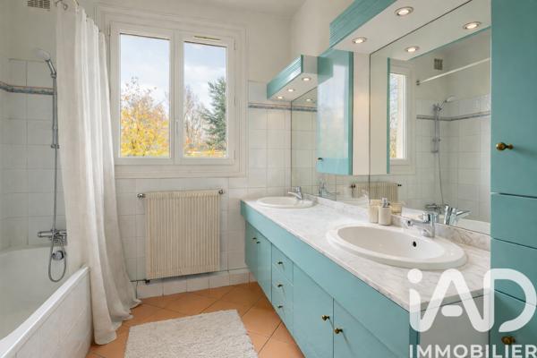 Maison à vendre 8 pièces 178 m² Saint-Maur-des-Fossés