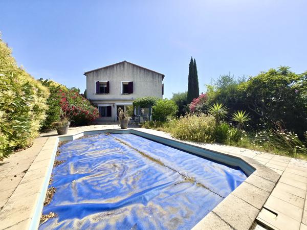 Maison
         5 pièces
        - 142 m² 325 000 € *