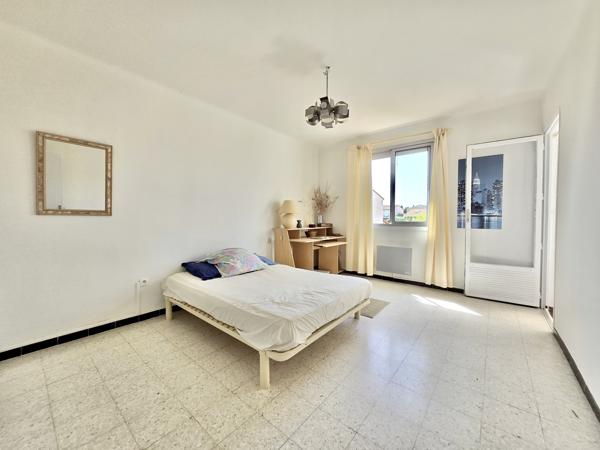 Maison
         5 pièces
        - 142 m² 325 000 € *