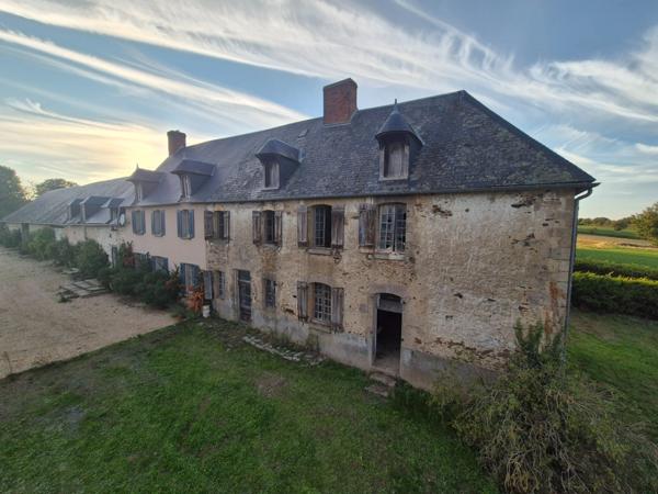 Dpt Creuse (23), à vendre Villard - Pigeonnier et Chateau à rénover de 150 m2 - Terrain 980 m2