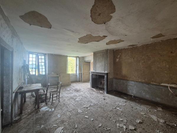 Dpt Creuse (23), à vendre Villard - Pigeonnier et Chateau à rénover de 150 m2 - Terrain 980 m2