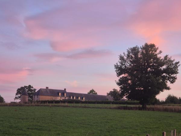 Dpt Creuse (23), à vendre Villard - Pigeonnier et Chateau à rénover de 150 m2 - Terrain 980 m2