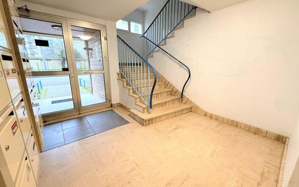 Appartement à vendre    2 pièces • 42 m2 Metz