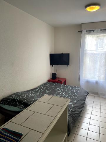 CENTRE VILLE STUDIO MEUBLE SUR DALLE BETON , Brest