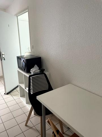 CENTRE VILLE STUDIO MEUBLE SUR DALLE BETON , Brest