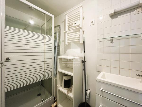 Appartement T1 à vendre -  BLOIS - Fonctionnel studio rénové, meublé et équipé + 2 grandes caves