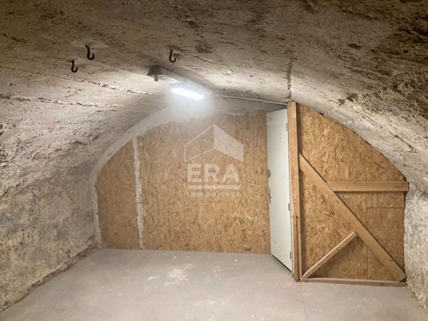 Appartement T1 à vendre -  BLOIS - Fonctionnel studio rénové, meublé et équipé + 2 grandes caves