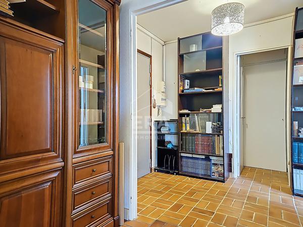 Appartement Paris 3 pièces 69m2avec balcons et box Daumesnil