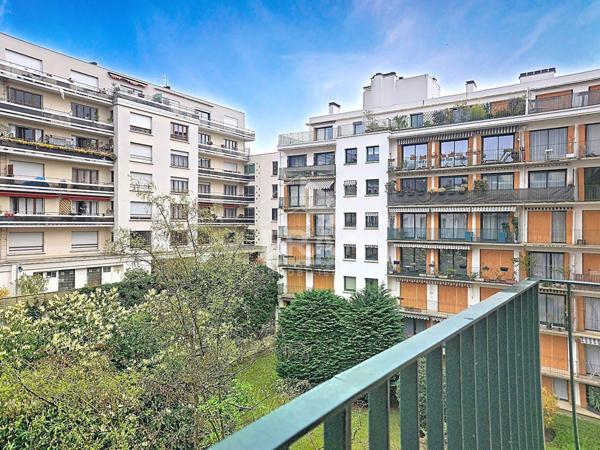 Appartement Paris 3 pièces 69m2avec balcons et box Daumesnil