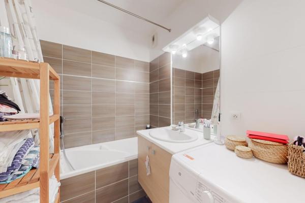 A LOUER : T2 à LILLE • Vieux lille • 963 € CC • Réf. G537