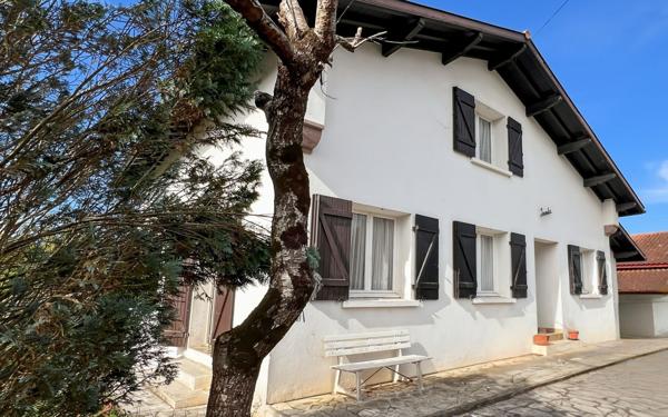 Maison à vendre    6 pièces • 127 m2 Cambo-les-Bains