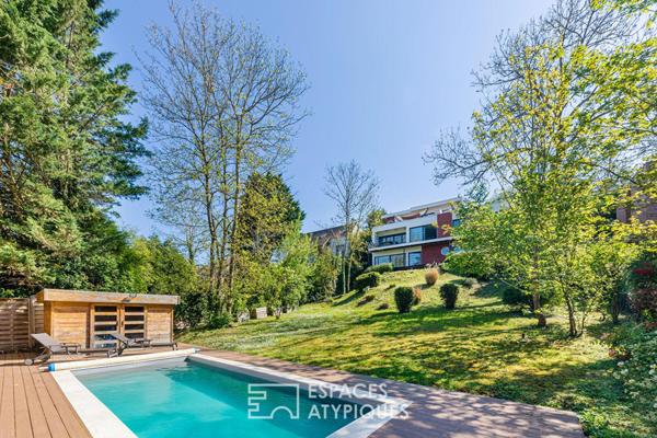 A Presles : Maison d’architecte baignée de lumière, avec piscine et vue sur la vallée
