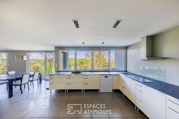 A Presles : Maison d’architecte baignée de lumière, avec piscine et vue sur la vallée