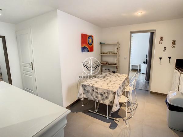 L'Isle-sur-la-Sorgue (84800) Isle sur la Sorgue maison T5 de 139 m2 Habitables terrain 400 M2 Piscine